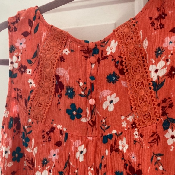 ❌Deleting soon! Jun & Ivy Crinkle Gauze Salmon Blue & Burgundy Floral Sleeveless - Picture 4 of 4